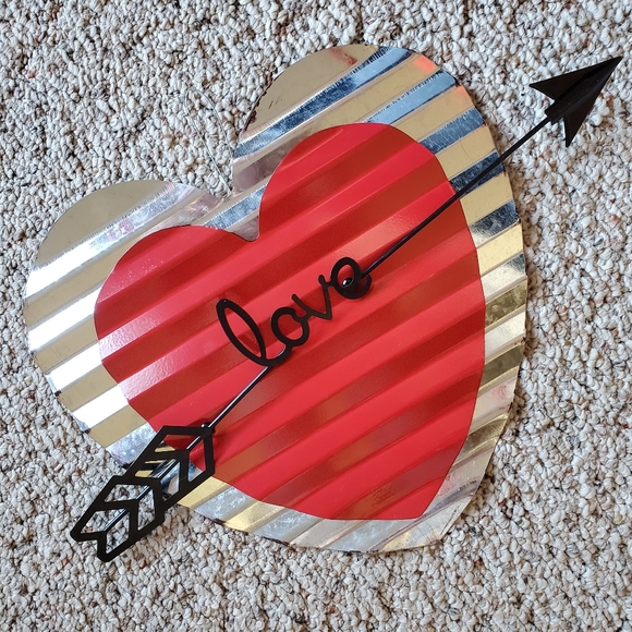 Metal Red Heart - Picture 2 of 5